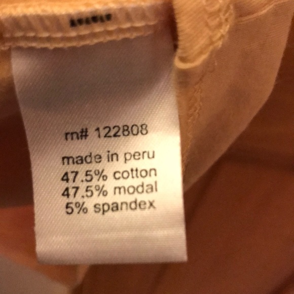 Deep V-Neck 3/4 Sleeve Scoop T-shirt - Picture 5 of 6